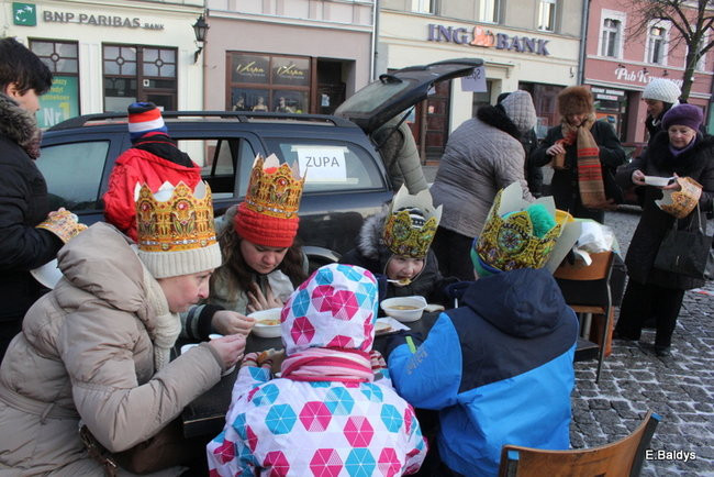 Barwny orszak na ulicach Leszna (zdjęcia)