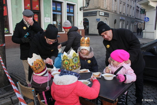 Barwny orszak na ulicach Leszna (zdjęcia)