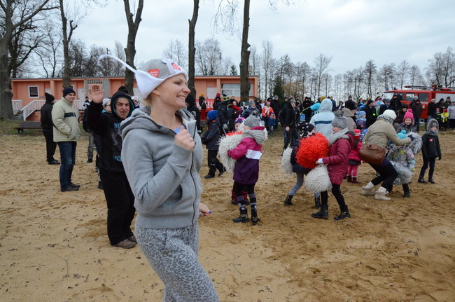 Tańce na plaży i w wodzie ( zdjęcia)
