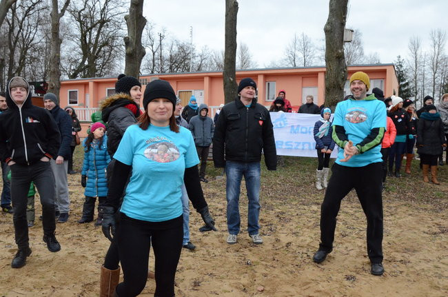 Tańce na plaży i w wodzie ( zdjęcia)