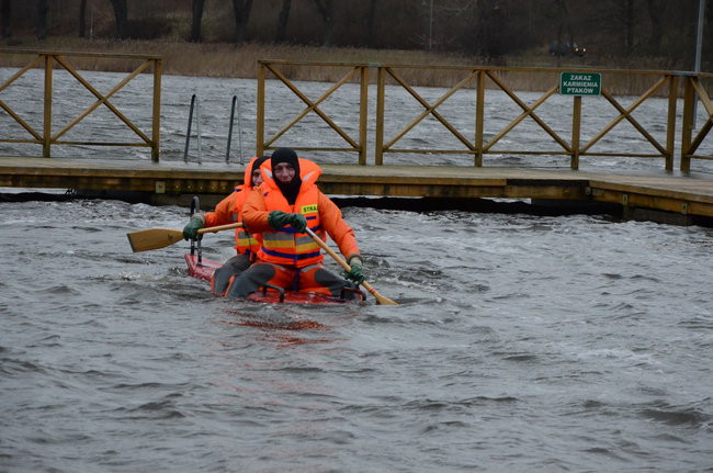 Tańce na plaży i w wodzie ( zdjęcia)
