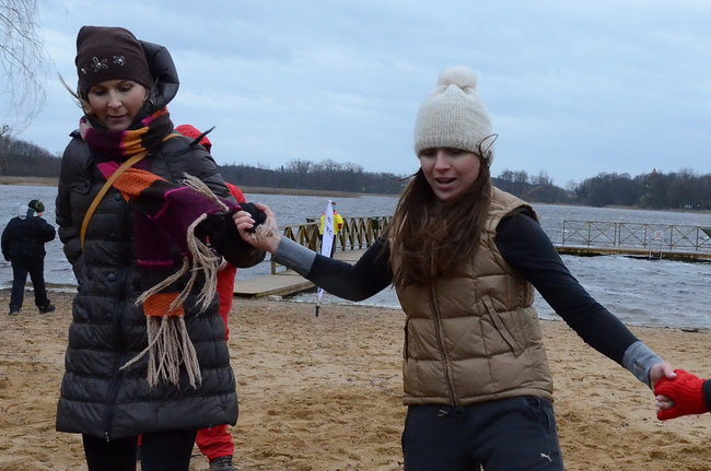 Tańce na plaży i w wodzie ( zdjęcia)