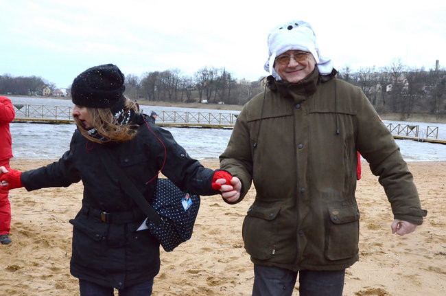 Tańce na plaży i w wodzie ( zdjęcia)