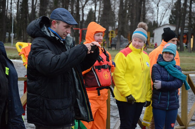 Tańce na plaży i w wodzie ( zdjęcia)