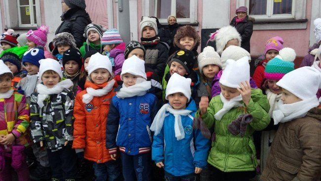 Przedszkolaki z Rydzyny kolędowały na rynku (zdjęcia)