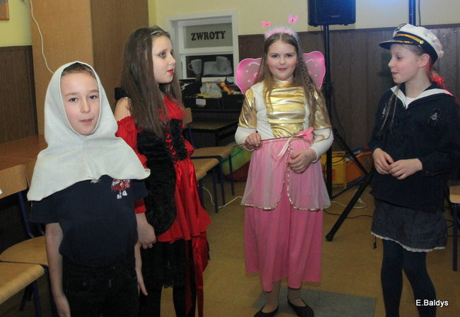 Karnawał w SP nr 9 (zdjęcia)