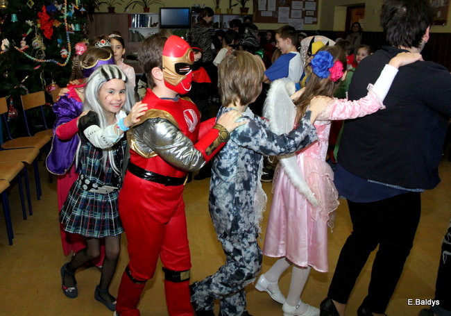 Karnawał w SP nr 9 (zdjęcia)