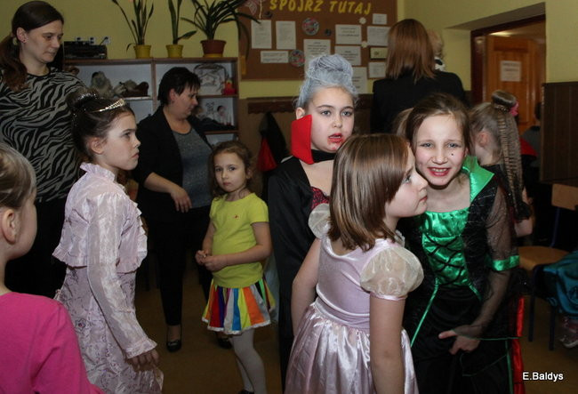 Karnawał w SP nr 9 (zdjęcia)