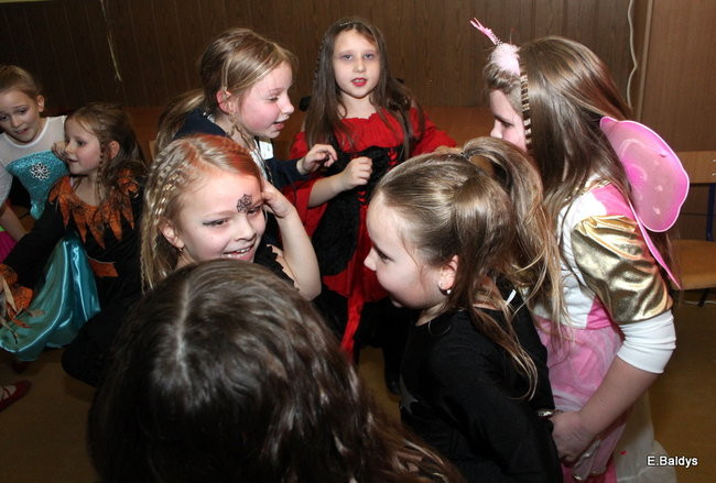 Karnawał w SP nr 9 (zdjęcia)