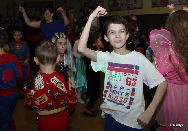 Karnawał w SP nr 9 (zdjęcia)