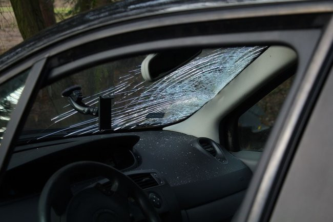 Dachowanie na drodze Poniec - Pawłowice (wideo i zdjęcia)