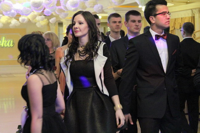 Studniówka Zespołu Szkół Zawodowych w Rawiczu (zdjęcia)