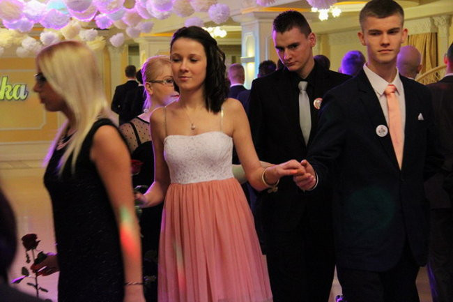 Studniówka Zespołu Szkół Zawodowych w Rawiczu (zdjęcia)