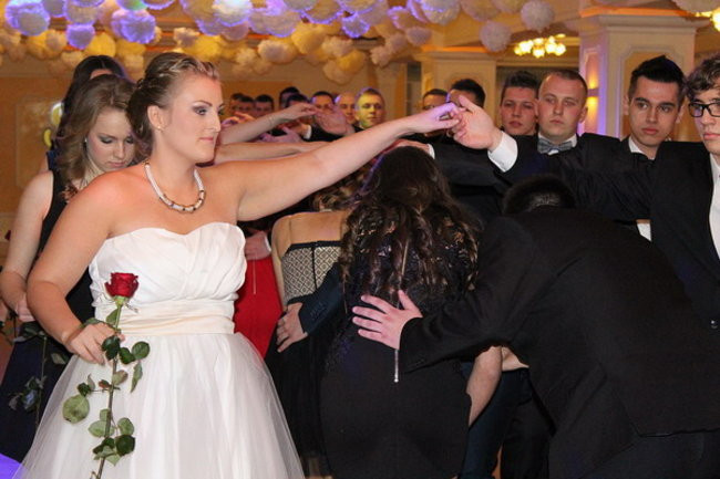 Studniówka Zespołu Szkół Zawodowych w Rawiczu (zdjęcia)