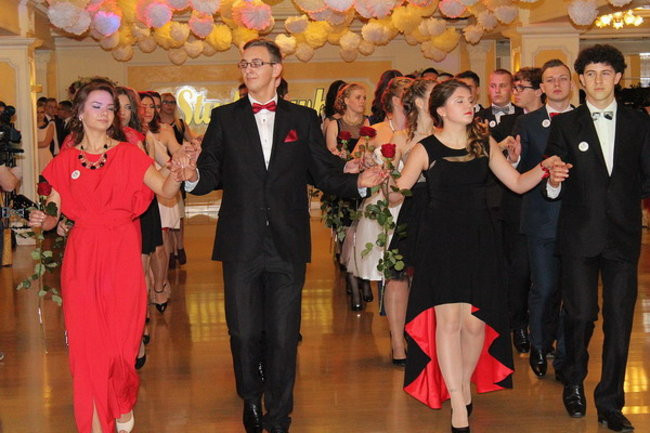 Studniówka Zespołu Szkół Zawodowych w Rawiczu (zdjęcia)