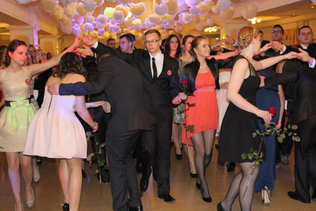 Studniówka Zespołu Szkół Zawodowych w Rawiczu (zdjęcia)