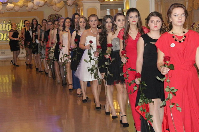 Studniówka Zespołu Szkół Zawodowych w Rawiczu (zdjęcia)