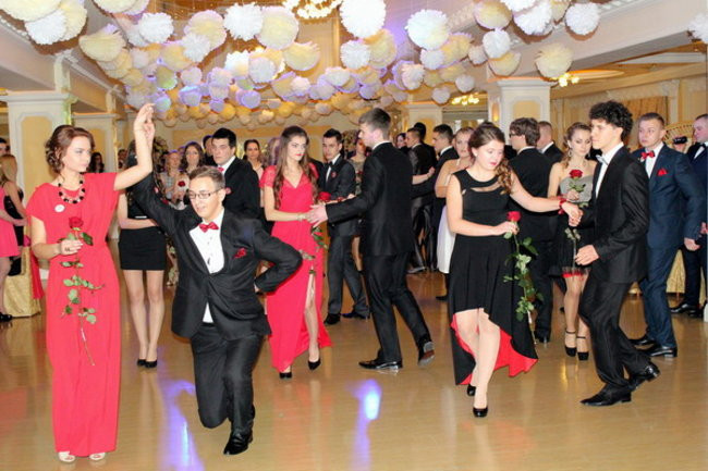 Studniówka Zespołu Szkół Zawodowych w Rawiczu (zdjęcia)