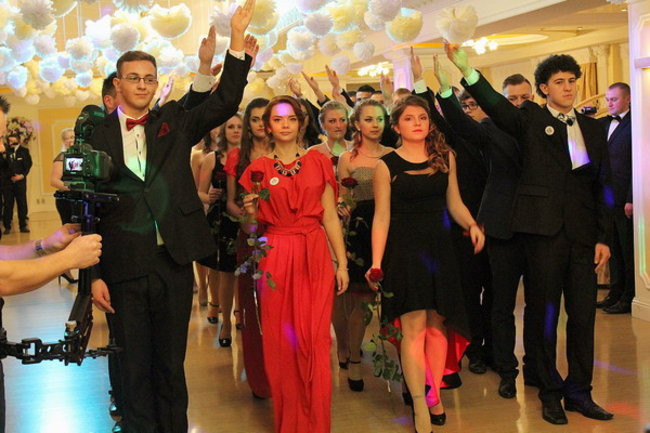 Studniówka Zespołu Szkół Zawodowych w Rawiczu (zdjęcia)