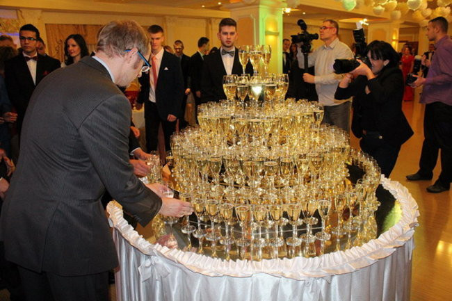 Studniówka Zespołu Szkół Zawodowych w Rawiczu (zdjęcia)