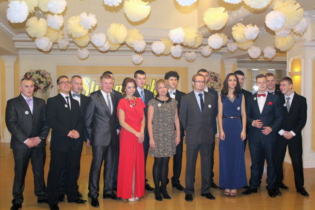 Studniówka Zespołu Szkół Zawodowych w Rawiczu (zdjęcia)