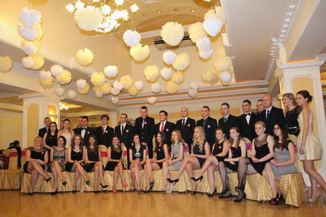 Studniówka Zespołu Szkół Zawodowych w Rawiczu (zdjęcia)