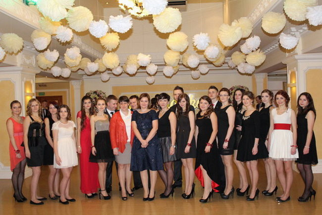 Studniówka Zespołu Szkół Zawodowych w Rawiczu (zdjęcia)