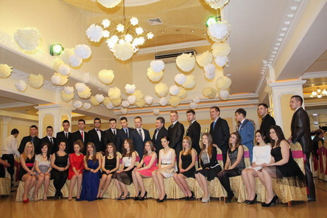 Studniówka Zespołu Szkół Zawodowych w Rawiczu (zdjęcia)