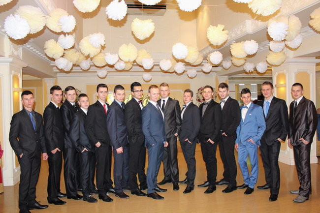 Studniówka Zespołu Szkół Zawodowych w Rawiczu (zdjęcia)