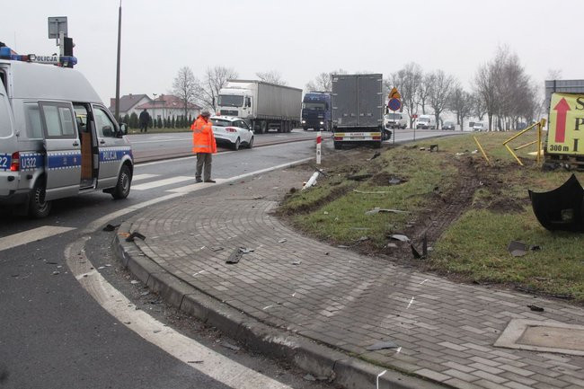 TIR skasował mazdę (zdjęcia)