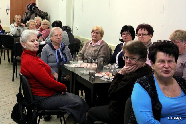 Harcerki z życzeniami w Klubie PKPS (zdjęcia)