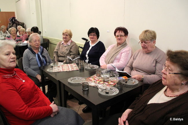 Harcerki z życzeniami w Klubie PKPS (zdjęcia)