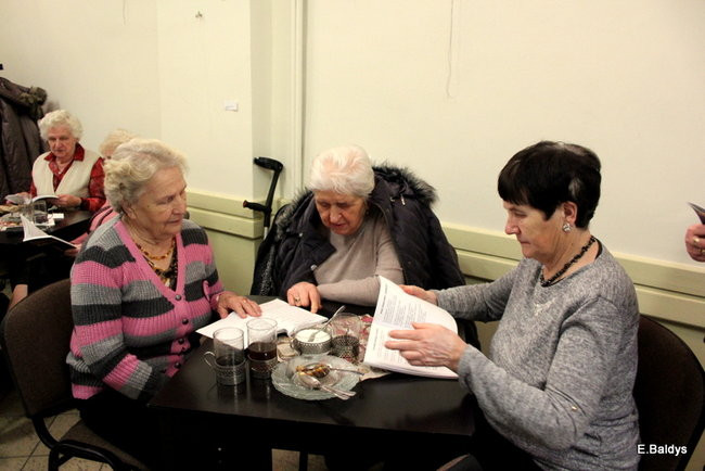 Harcerki z życzeniami w Klubie PKPS (zdjęcia)