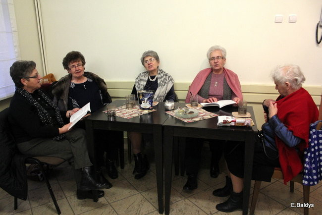 Harcerki z życzeniami w Klubie PKPS (zdjęcia)