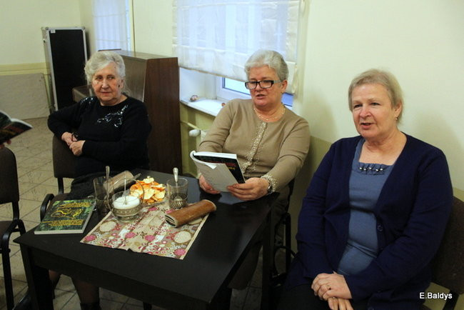 Harcerki z życzeniami w Klubie PKPS (zdjęcia)