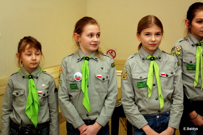 Harcerki z życzeniami w Klubie PKPS (zdjęcia)