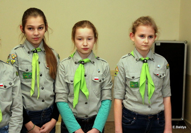 Harcerki z życzeniami w Klubie PKPS (zdjęcia)