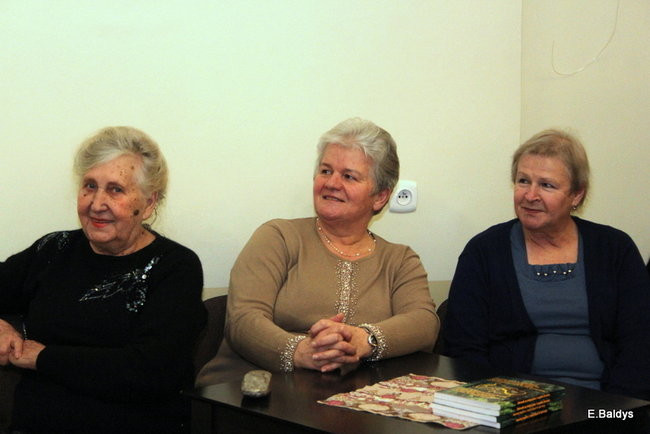 Harcerki z życzeniami w Klubie PKPS (zdjęcia)