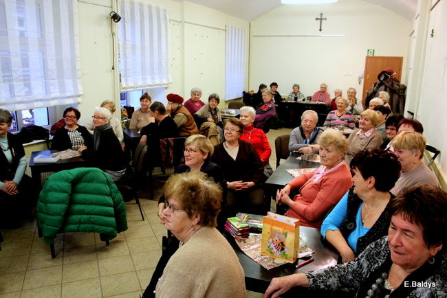 Harcerki z życzeniami w Klubie PKPS (zdjęcia)