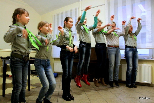 Harcerki z życzeniami w Klubie PKPS (zdjęcia)