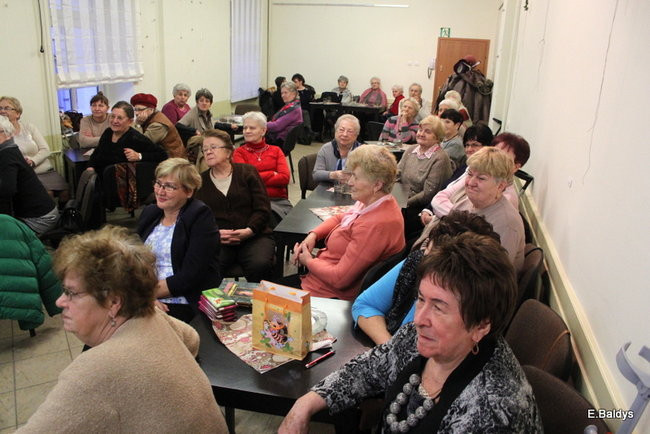 Harcerki z życzeniami w Klubie PKPS (zdjęcia)