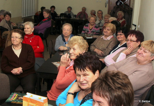 Harcerki z życzeniami w Klubie PKPS (zdjęcia)