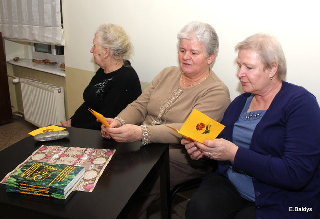 Harcerki z życzeniami w Klubie PKPS (zdjęcia)