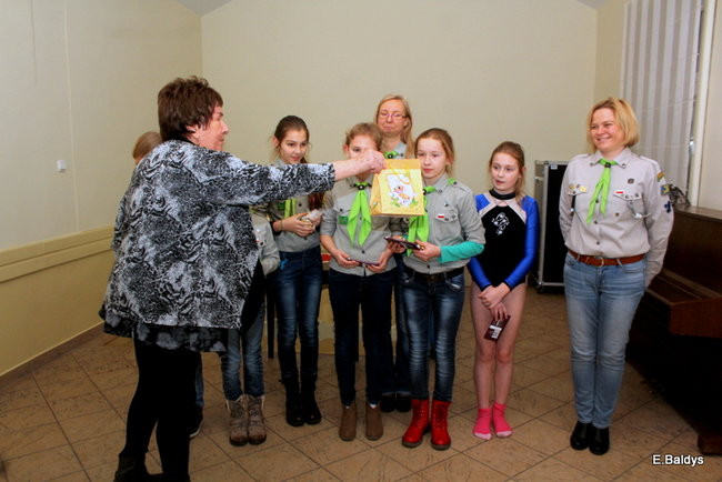 Harcerki z życzeniami w Klubie PKPS (zdjęcia)