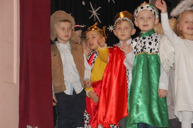 Dzień Babci i Dziadka w Przedszkolu w Rydzynie (zdjęcia)