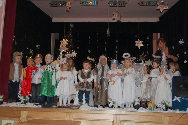 Dzień Babci i Dziadka w Przedszkolu w Rydzynie (zdjęcia)