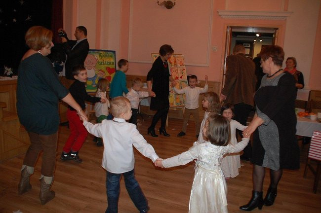 Dzień Babci i Dziadka w Przedszkolu w Rydzynie (zdjęcia)