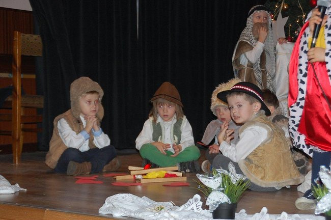 Dzień Babci i Dziadka w Przedszkolu w Rydzynie (zdjęcia)