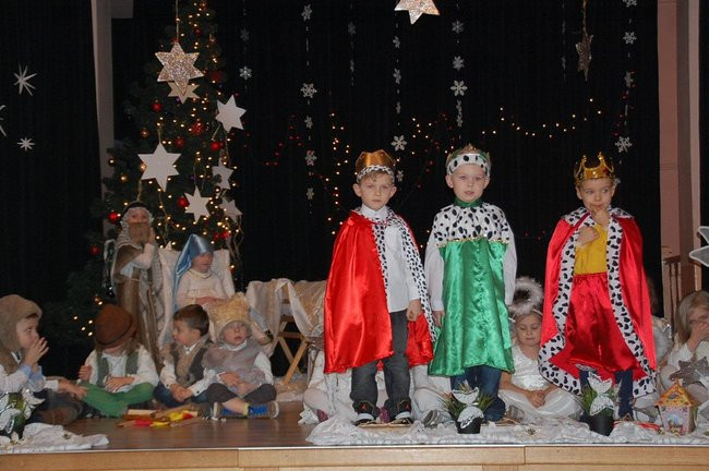 Dzień Babci i Dziadka w Przedszkolu w Rydzynie (zdjęcia)