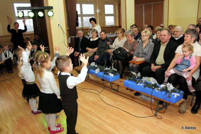Dla Babci i Dziadka w Przedszkolu w Garzynie (zdjecia)
